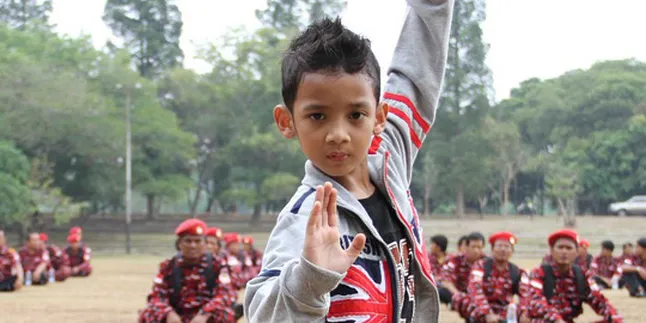 Ki Kusumo Siapkan Anak Jadi Penerus Barry Prima