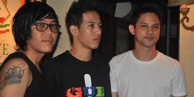 Hobi Ngedrum, Lucky Perdana Bikin Band Hobi Ngedrum, Lucky Perdana Bikin Band