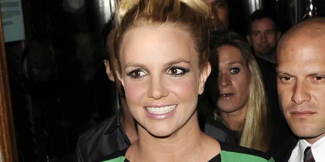 Lagu Britney Spears - Christina Aguilera Mirip?