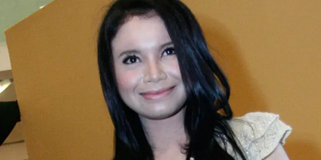 Rossa Bahagia Tanpa Pendamping