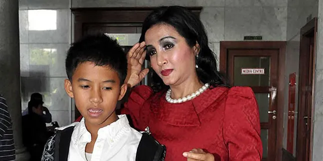 Machica Kecewa Gagal Pertemukan Iqbal-Moerdiono