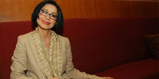 Poppy Dharsono Cerita Kenangan Terakhir Moerdiono