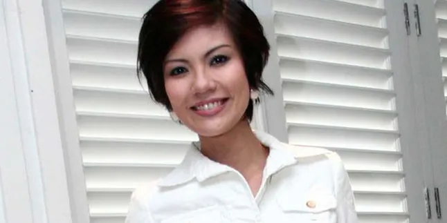 Aline Adita Rela Nabung Demi Jalan-Jalan