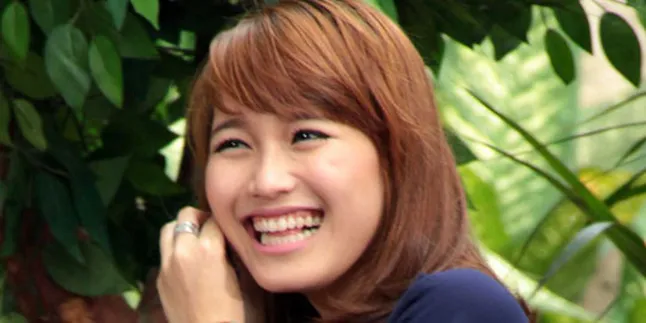 Jadi Host, Ayu Ting Ting Belajar ke Olga Syahputra