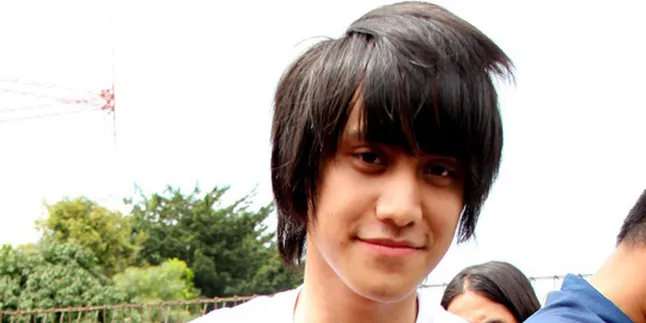 Ikuti Tren, Kevin Aprillio Produseri Girlband