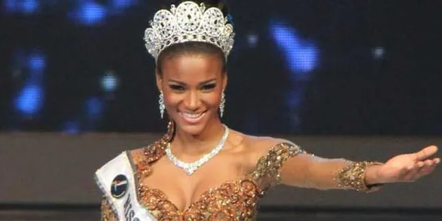 Leila Lopes Nikmati Perawatan Mustika Ratu