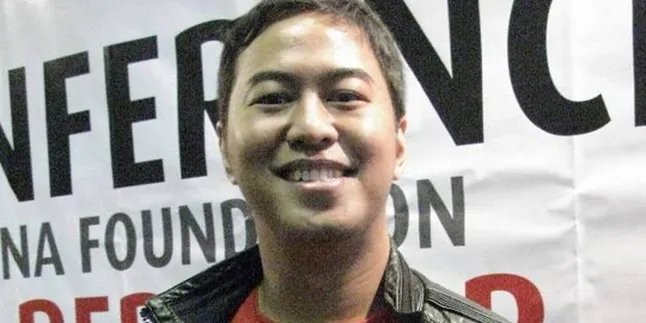 Pandji Pragiwaksono: Stand Up Itu Kritik Efektif