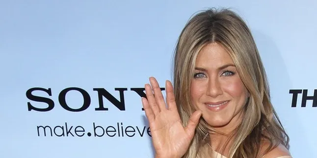 Jennifer Aniston Dianugerahi Women in Hollywood Award Jennifer Aniston Dianugerahi Women in Hollywood Award