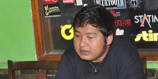 Pepep: Charly Dipengaruhi Orang Ketiga Pepep: Charly Dipengaruhi Orang Ketiga