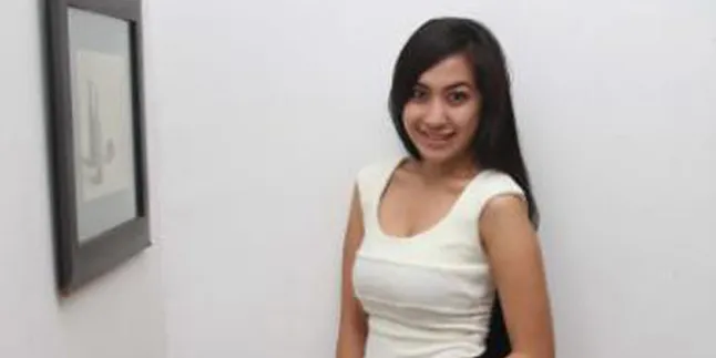 Suara Mirip Reza, Aliza Terbebani