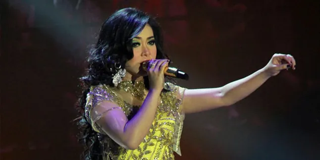 Syahrini Nyaman Duet Dengan Siapapun