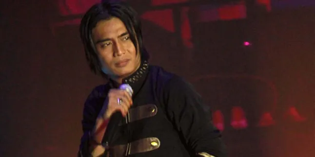 Hengkang, Charly Hapus Nama ST12?