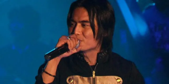 Charly Tolak Dianggap Kacang Lupa Kulit