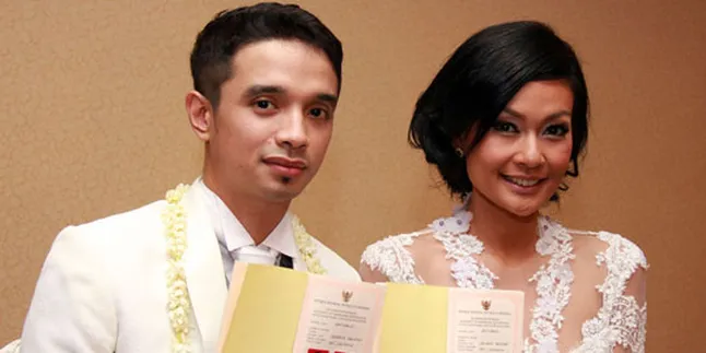 Akad Nikah Onci - Endhita, Rowman Ungu Ikutan Grogi Akad Nikah Onci - Endhita, Rowman Ungu Ikutan Grogi