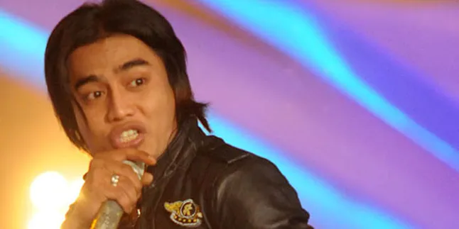 Charly Prihatin Dengan Masalah RBT