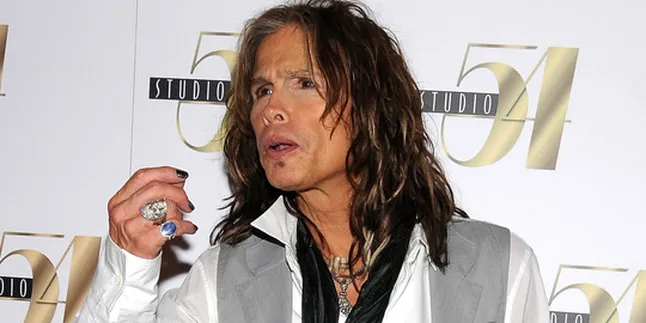 Jatuh, Steven Tyler Masuk Rumah Sakit!