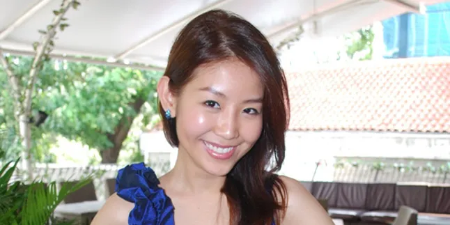 Takut Jatuh Cinta, Debra Tuangkan ke Dalam Lagu Takut Jatuh Cinta, Debra Tuangkan ke Dalam Lagu
