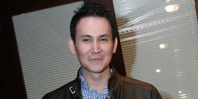 Marcellino Lefrand Alami Krisis Identitas