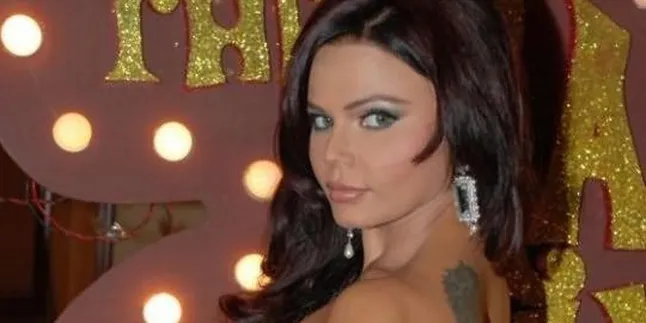 Rakhi Sawant Gugat Lembaga Sensor!