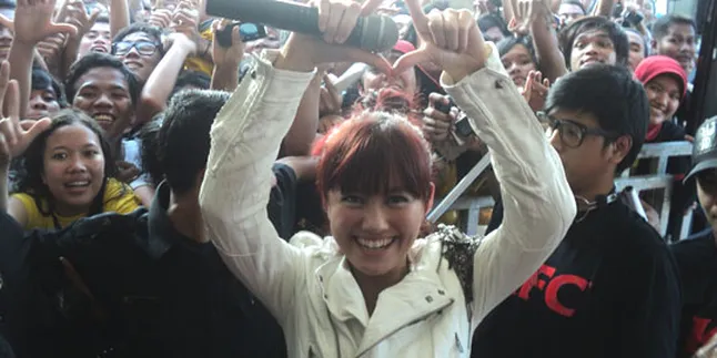 Agnes Monica Tampil di Pembukaan SEA Games