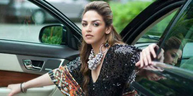 Esha Deol Bertunangan Dengan Pengusaha?