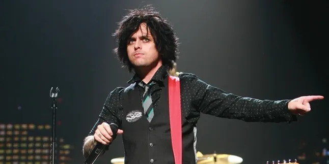 Green Day Tampil Berkostum Halloween