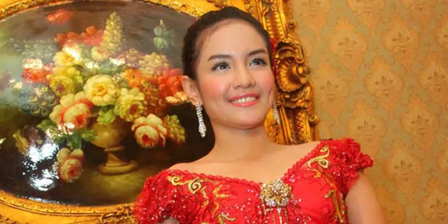 Dua Budaya di Pernikahan Intan Nuraini