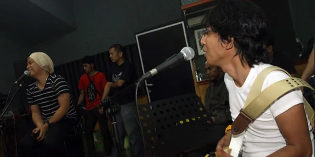 Makna 12 Tahun Bagi Wali Band