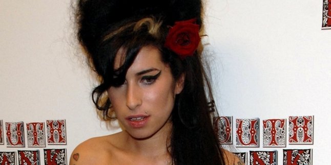 Album Amy Winehouse Beredar Desember Nanti