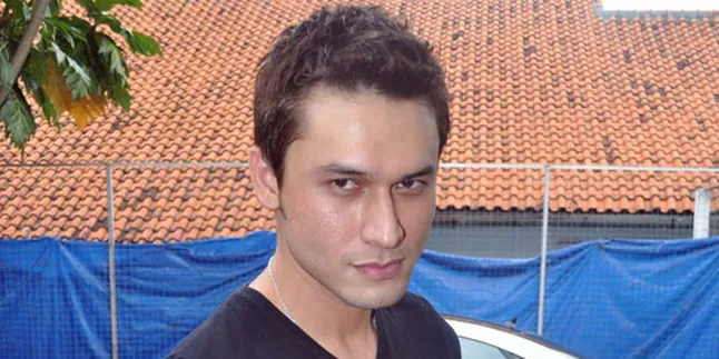 Angel Lelga - Indra L Bruggman Launching Parfum