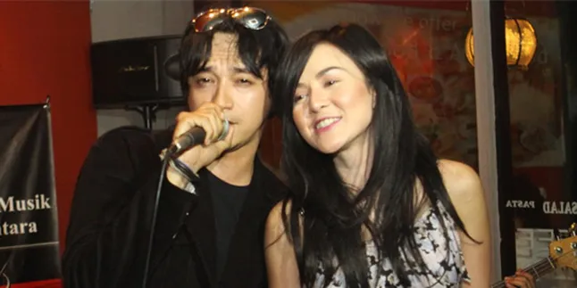 Cynthiara Alona: Status Produser kan Cuma di Kantor!