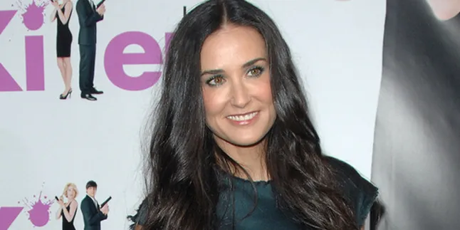 Kali Ini Demi Moore Benar-Benar Seperti Zombie!