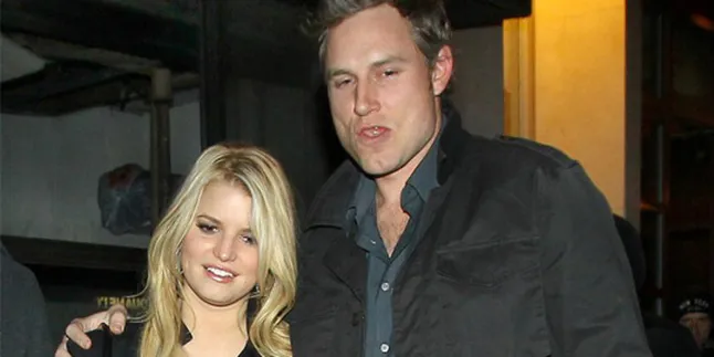 Hamil, Jessica Simpson Tak Jadi Menikah