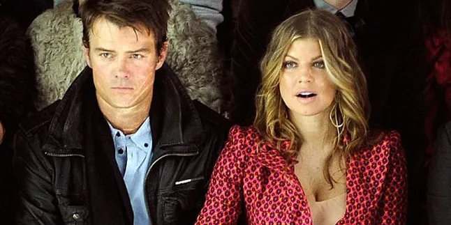 Black Eyed Peas Rehat Gara-Gara Fergie