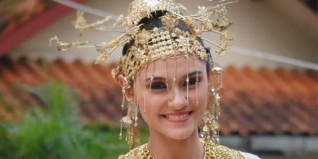 Zee Zee Shahab - Prabu Revolusi Menikah di 'Pasar Malam'