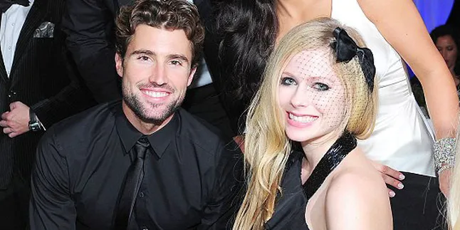 Gara-Gara Avril, Kepala Pacar Bocor Dihantam Botol