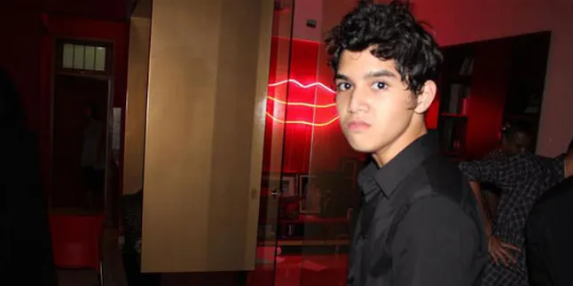 Merokok, Al Kecewa Tinggal di Rumah Dhani?