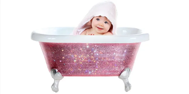 Wow, Bak Mandi Bayi Beyonce Bertabur Kristal Swarovski!