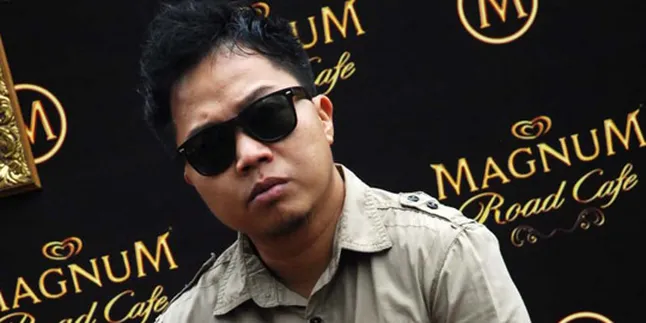 Sandhy Sondoro: Blues Susah Untuk Dikomersilkan