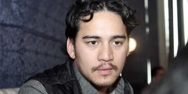 Mario Lawalata Suka Cewek Tukang Warung?