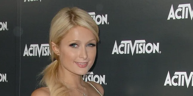 Paris Hilton Berlibur di Bali!
