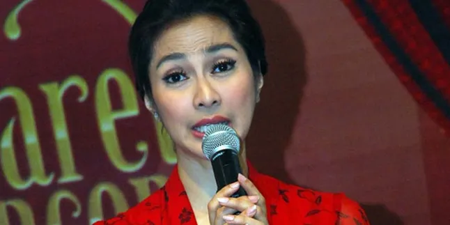 Maudy Koesnaedi Stres Garap Kabaret Keroncong