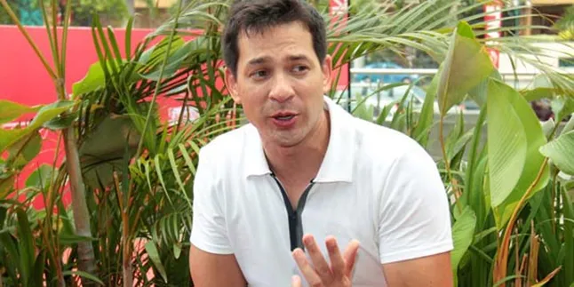 Ari Wibowo Jadi Pilot!