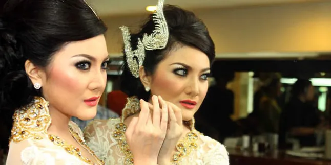 Pakai Kebaya Putih, Kiki Amalia Dianggap Putri Keraton