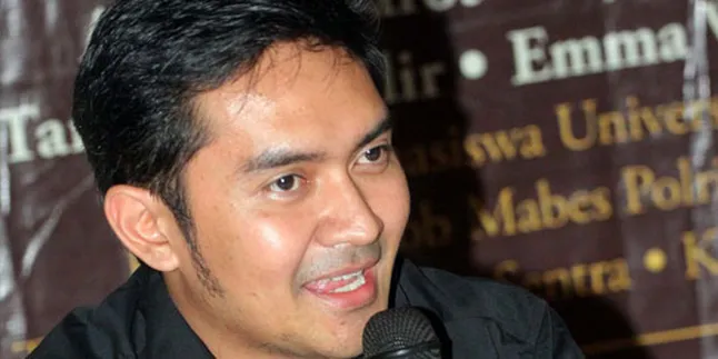 Prabu Revolusi Lamar Zee Zee Shahab Usai Sholat Jumat