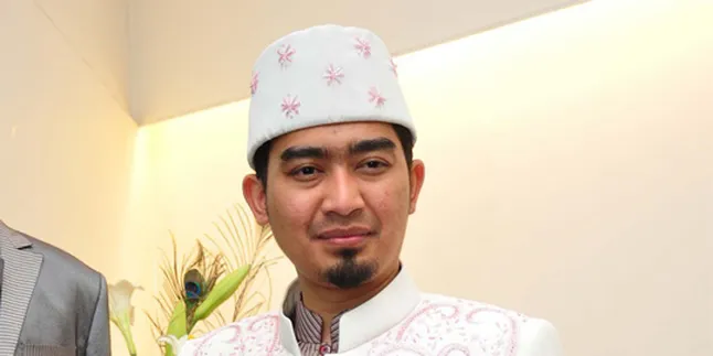 Akad Nikah Ustad Solmed Tertunda Sholat Ashar