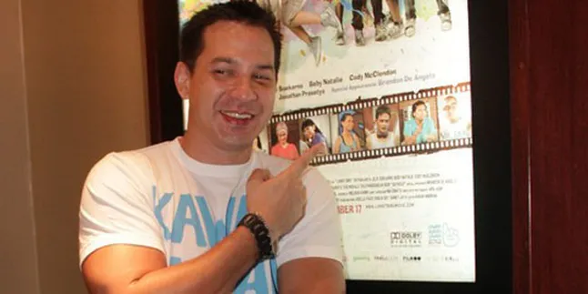 Ari Wibowo Ajarkan Anak Tae Kwon Do