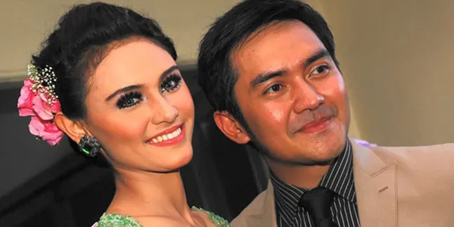 Lamaran, Prabu Revolusi Berikan Jam Tangan