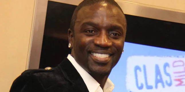 Akon Kesepian Saat Konser?