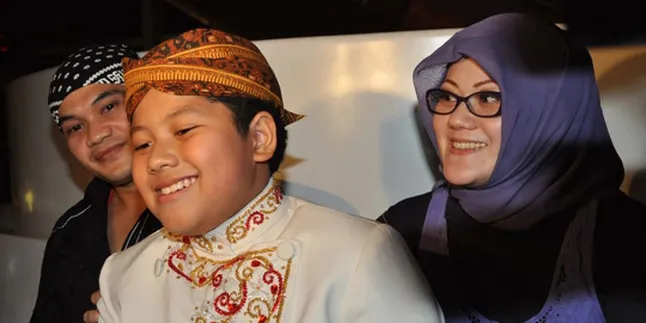 Rhoma Irama Jarang Ketemu Anak Rhoma Irama Jarang Ketemu Anak